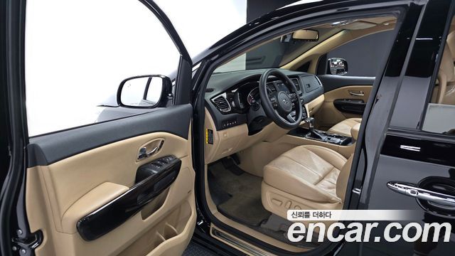 Kia Canival 2019 — photo 10