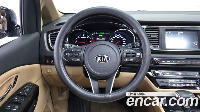 Kia Canival 2019 — photo 12