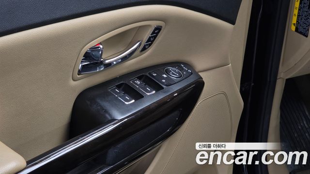 Kia Canival 2019 — photo 16