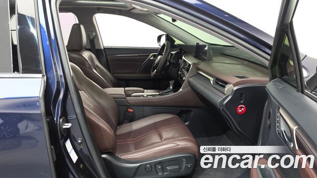 Lexus RX 2021 — photo 16