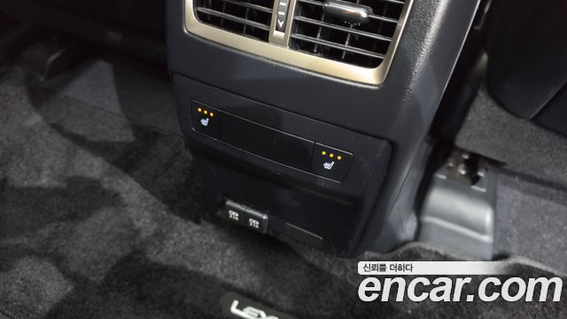 Lexus RX 2021 — photo 35