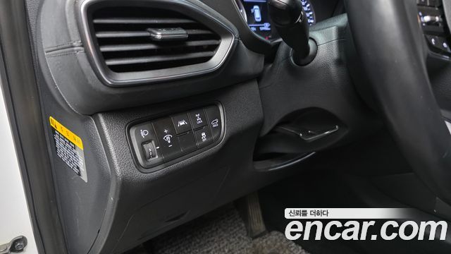 Hyundai Santafe 2019 — photo 23