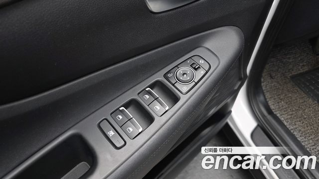 Hyundai Santafe 2019 — photo 29