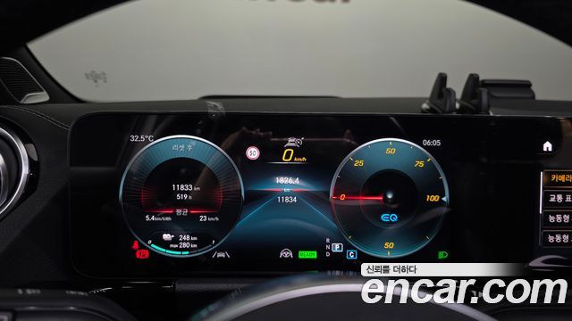 Mercedes-Benz EQA 2023 — photo 11