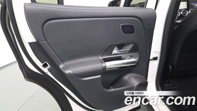 Mercedes-Benz EQA 2023 — photo 15