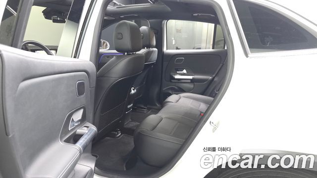 Mercedes-Benz EQA 2023 — photo 16