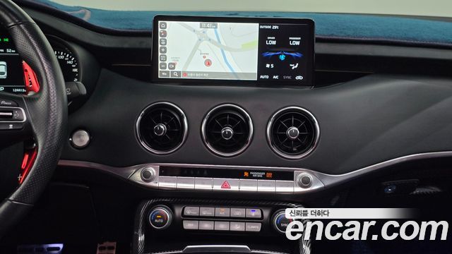 Kia Stinger 2022 — photo 21