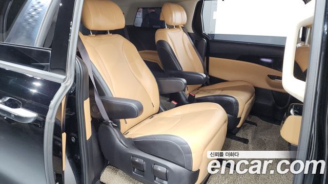 Kia Canival 2021 — photo 17