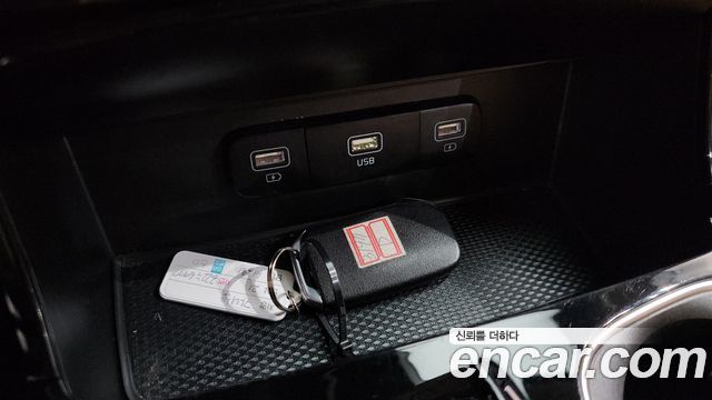 Kia Canival 2021 — photo 18