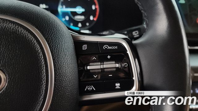Kia Canival 2021 — photo 23
