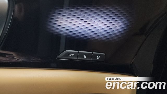 Kia Canival 2021 — photo 24