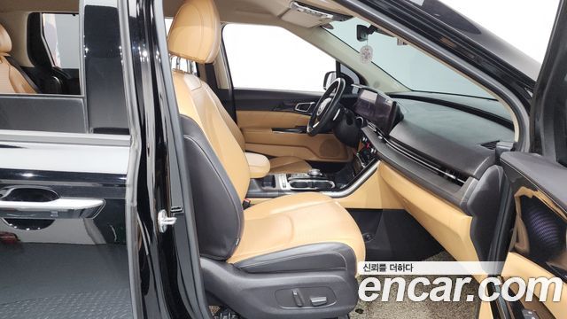 Kia Canival 2021 — photo 16