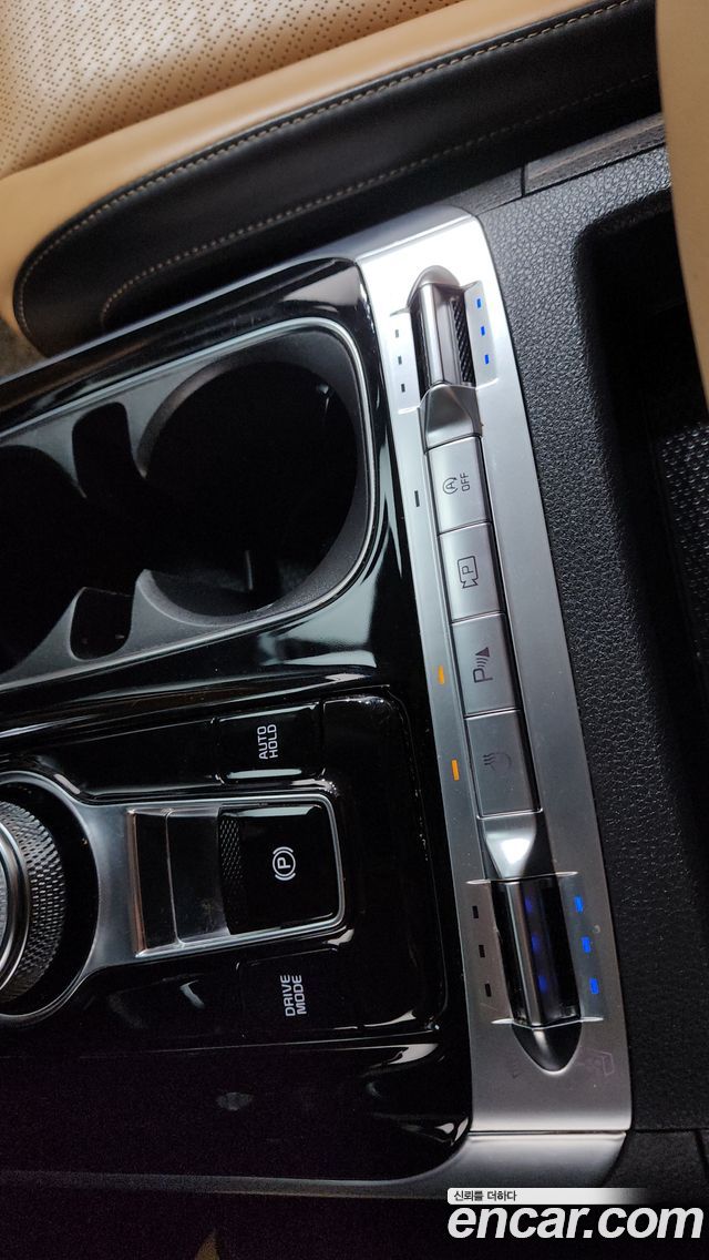 Kia Canival 2021 — photo 31