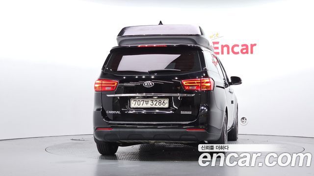 Kia Canival 2019 — photo 4