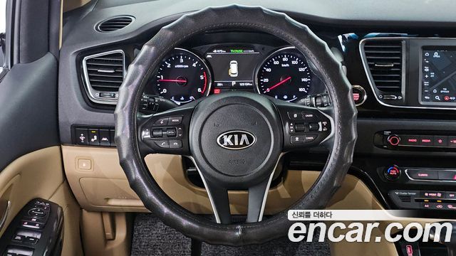 Kia Canival 2019 — photo 19