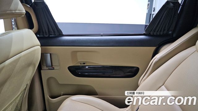 Kia Canival 2019 — photo 15
