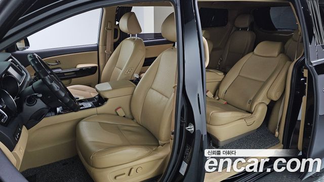 Kia Canival 2019 — photo 16