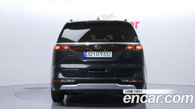 Kia Canival 2021 — photo 4