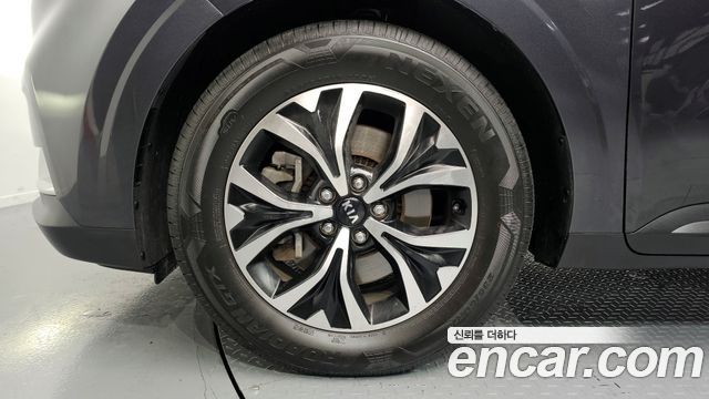 Kia Canival 2021 — photo 5