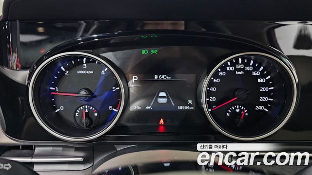 Kia Canival 2021 — photo 11