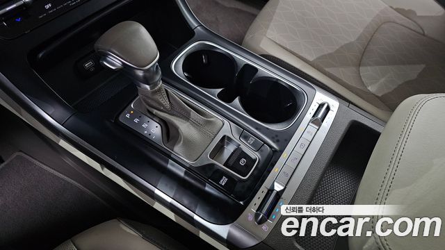 Kia Canival 2021 — photo 12