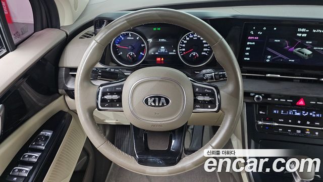 Kia Canival 2021 — photo 18