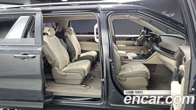 Kia Canival 2021 — photo 22
