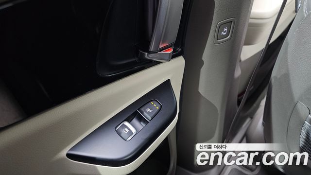 Kia Canival 2021 — photo 24