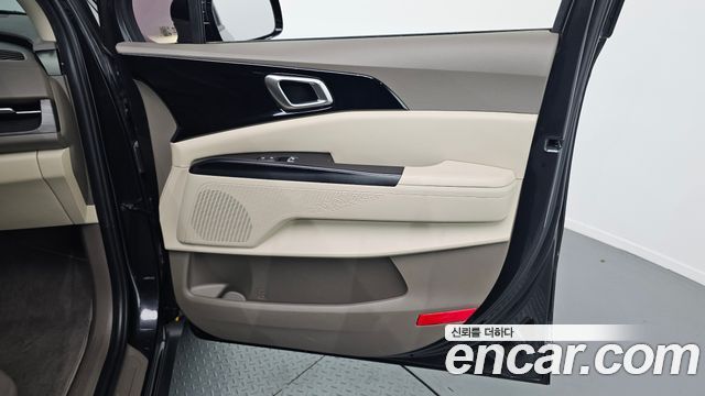 Kia Canival 2021 — photo 15