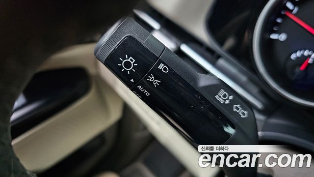 Kia Canival 2021 — photo 27