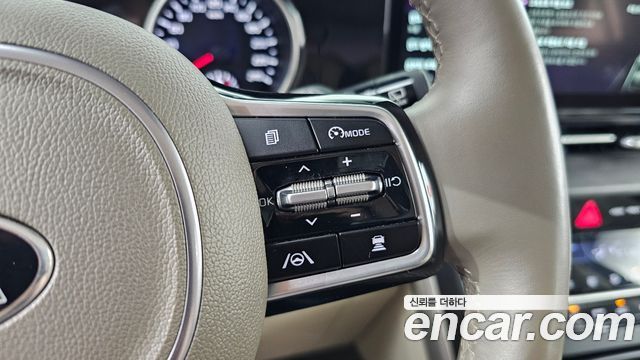 Kia Canival 2021 — photo 29