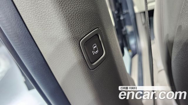 Kia Canival 2021 — photo 31