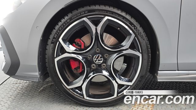 Volkswagen Golf 2025 — photo 5