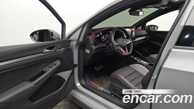 Volkswagen Golf 2025 — photo 13