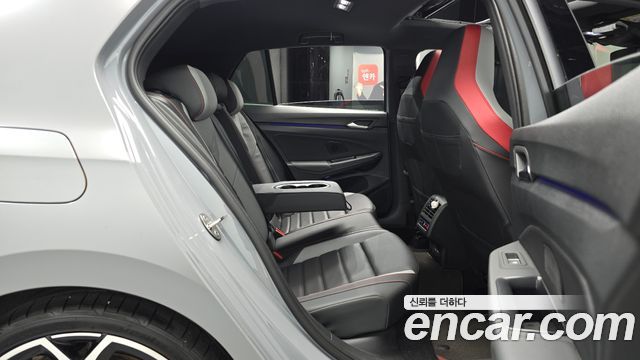 Volkswagen Golf 2025 — photo 18