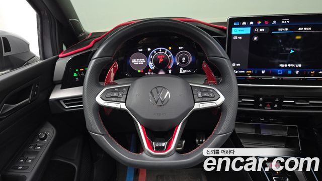 Volkswagen Golf 2025 — photo 19
