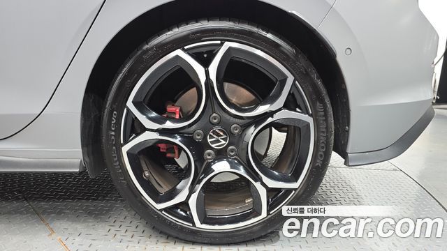 Volkswagen Golf 2025 — photo 7