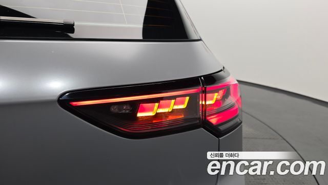 Volkswagen Golf 2025 — photo 9