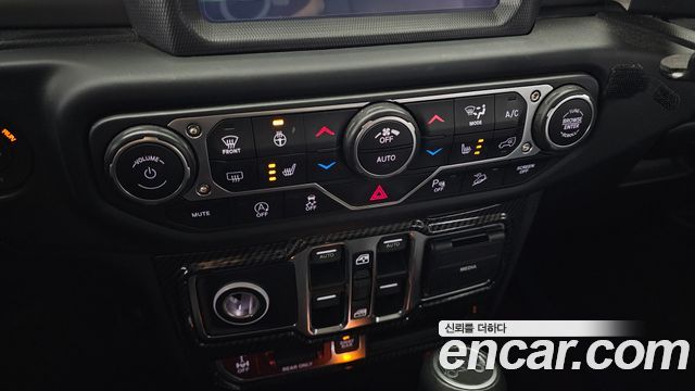 Jeep Wrangler 2018 — photo 14