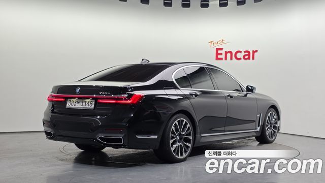 BMW 7-Series 2021 — photo 2