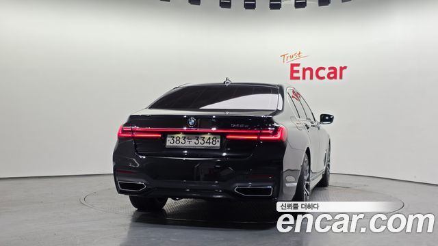 BMW 7-Series 2021 — photo 4