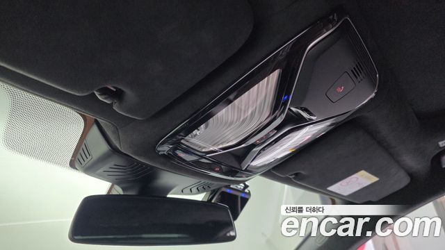 BMW 7-Series 2021 — photo 16