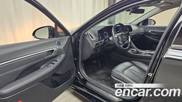 Hyundai Sonata 2022 — photo 13