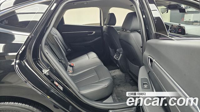Hyundai Sonata 2022 — photo 17