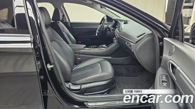 Hyundai Sonata 2022 — photo 16