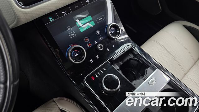 Land Rover Range Rover Velar 2018 — photo 9