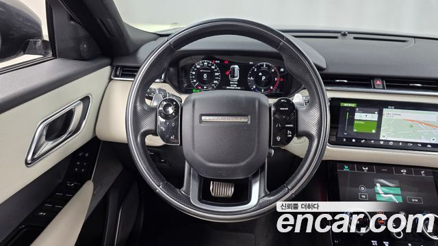 Land Rover Range Rover Velar 2018 — photo 13