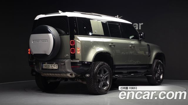 Land Rover Defender 2022 — photo 2
