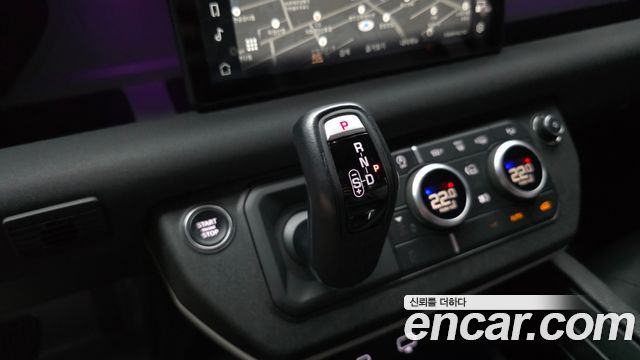Land Rover Defender 2022 — photo 12