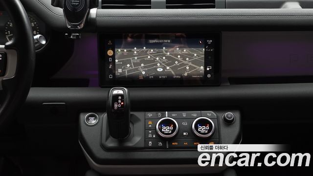 Land Rover Defender 2022 — photo 20